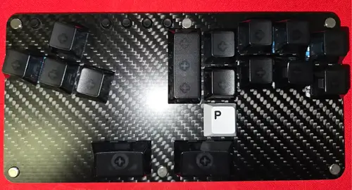 キーボード型アケコン天板をカーボンで製作 | 見た目もよく強度UP