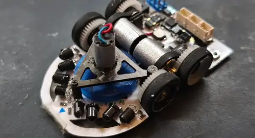 軽量かつ剛性の高さを採用 | マイクロマウスのパーツを製作