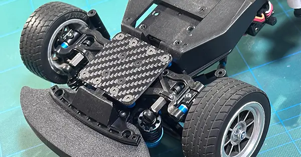 ラジコンカー：サスペンションメンバー
