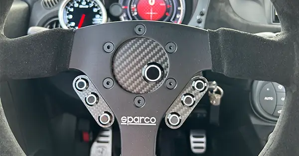 自動車：ステアリングスイッチ