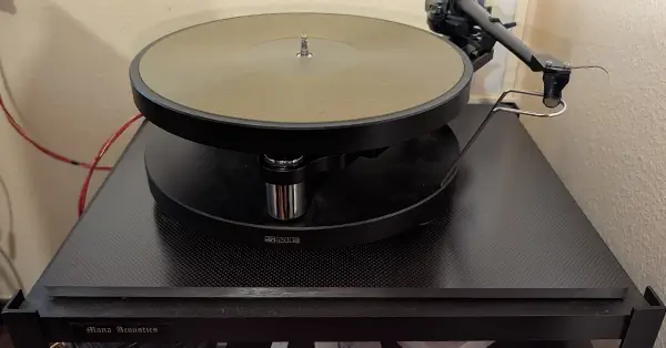 オーディオ部品：アナログプレーヤー用スタンド